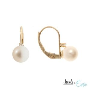 10K Gold Leverback Earrings with Diamond and Pearl